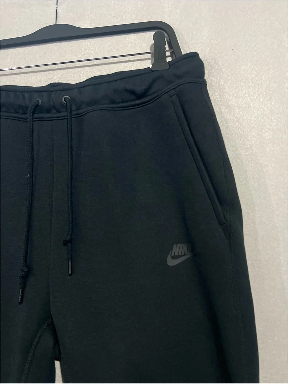 Nike Tech Fleece Joggers Pants Men’s Medium Black Sweatpants FB8002-010